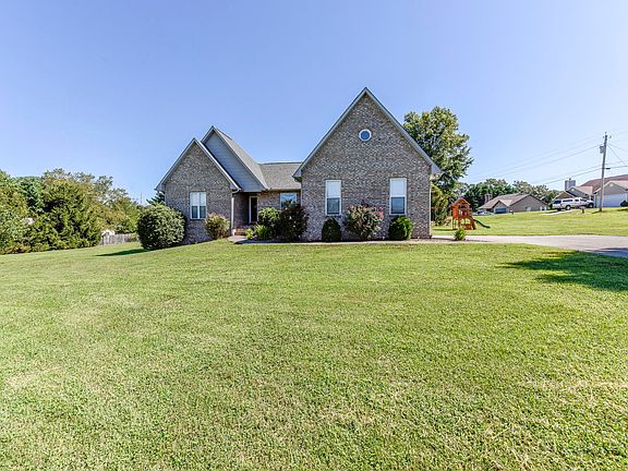 3rd image of 310 Orchard Dr