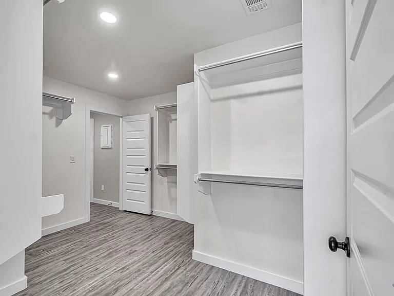 5910 Purtis Creek Dr — Photo 29