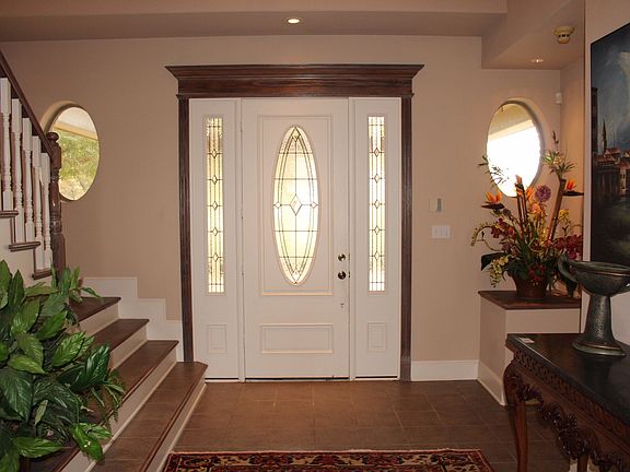 3rd image of 111 Lakeside Dr