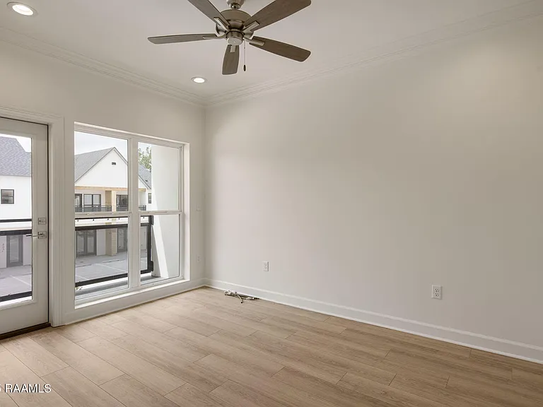 1510 Kaliste Saloom Rd #202 — Photo 14