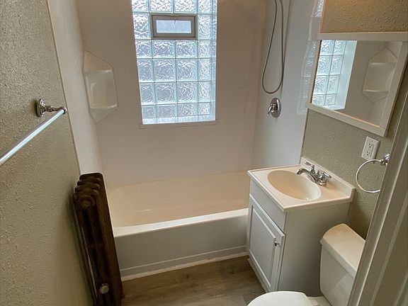 5th image of 2237 N Hubbard St APT 1