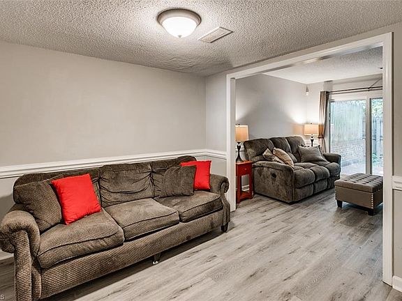 5th image of 4337 C Edith Ln