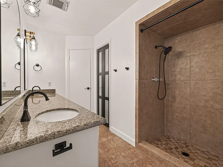 5347 Lincoln Green Dr — Photo 19
