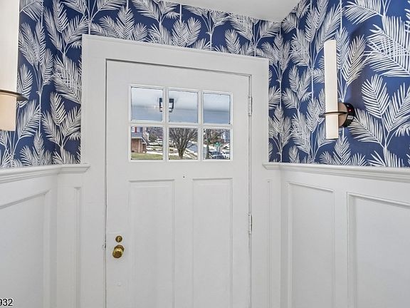 3rd image of 448 Ridgewood Rd