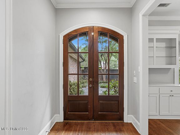 5th image of 12 Waterford Pl