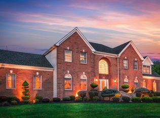 68 Hills Dr, Belle Mead, NJ 08502