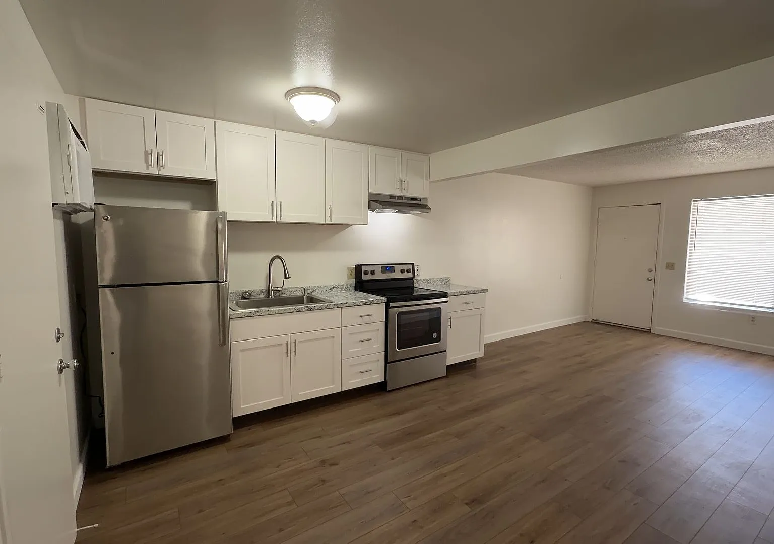6910 N Santa Fe #6, Winton — Photo 1