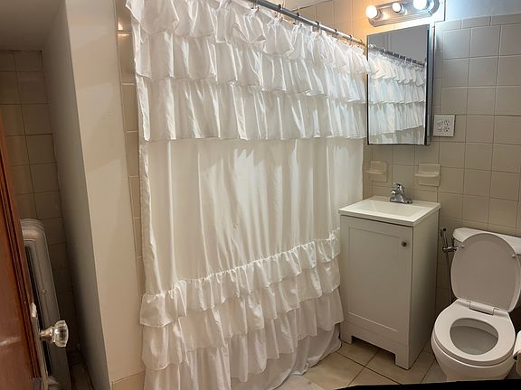 4th image of 133 Lake St #1