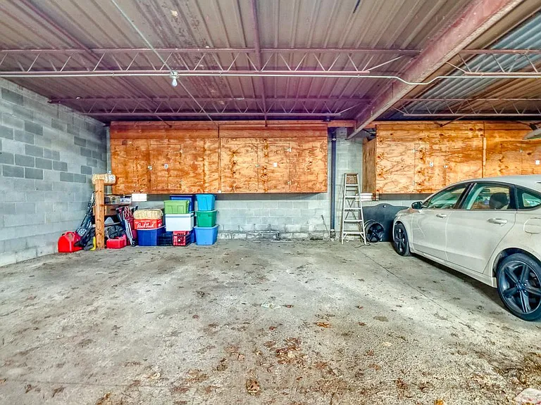 1675 Cedarwood Dr #B — Photo 32