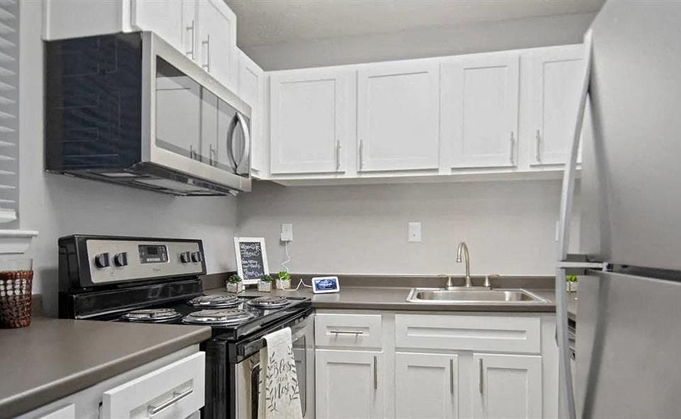 The Landing At Pleasantdale 3497 Meadowglenn Village Ln Doraville GA