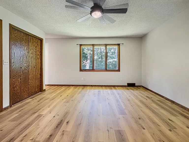5674 Arthur St NE — Photo 21