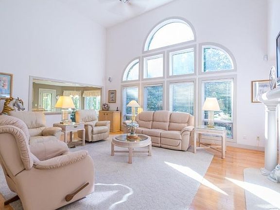 3rd image of 1120 Wheatfield Ct