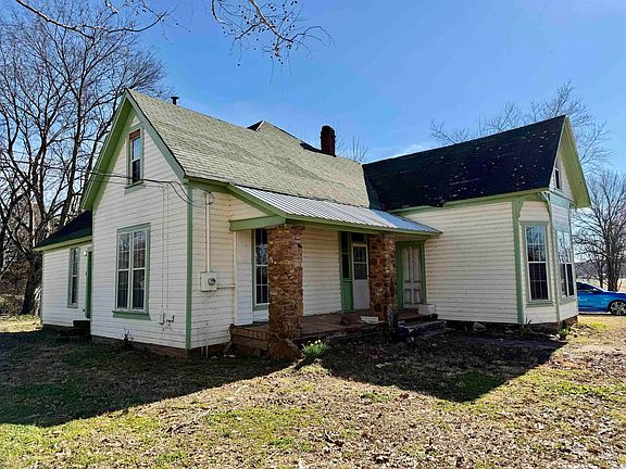 4th image of 109 Brown St