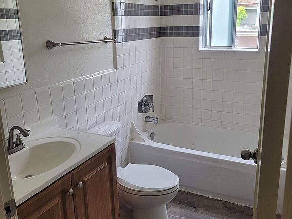 3rd image of 437 Kimball Way
