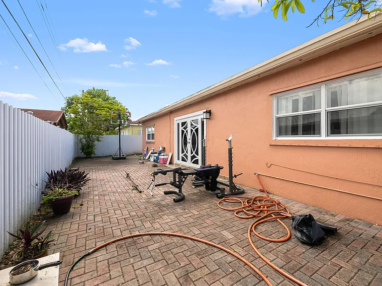 7649 Kismet St — Photo 22