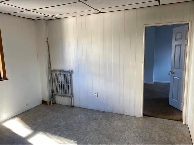 220 S Valley Ave — Photo 14