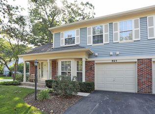 865 N Shady Oaks Dr, Elgin, IL 60120