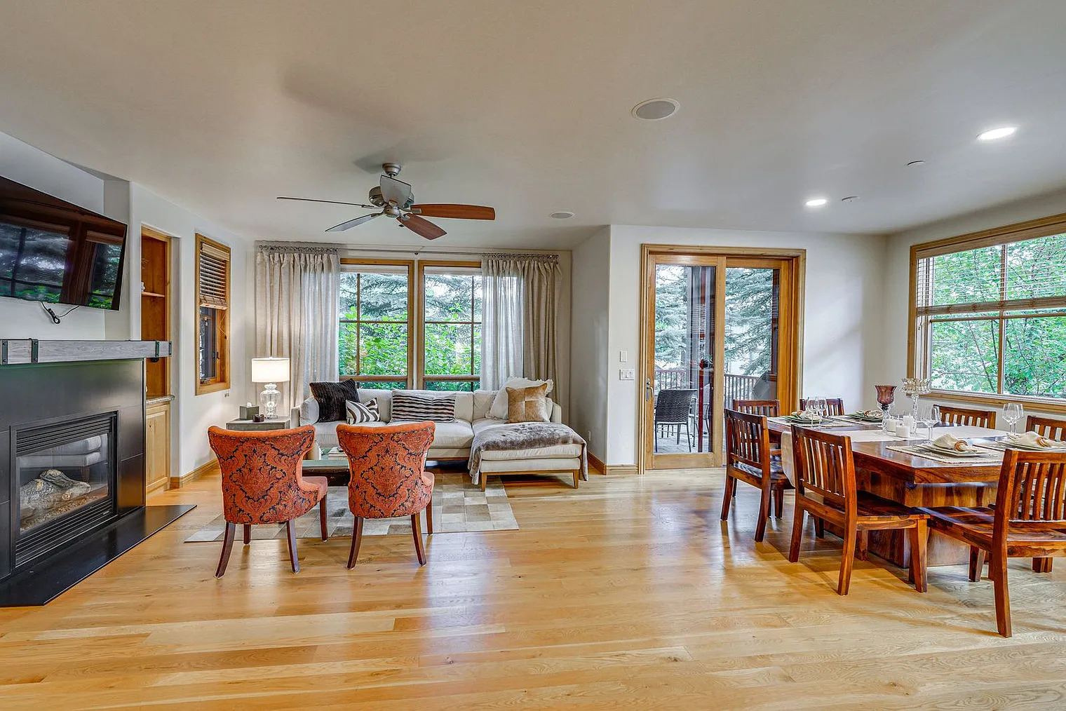 3 bed, 3.0 bath, 1194 sqft, $6,677 — Photo 3