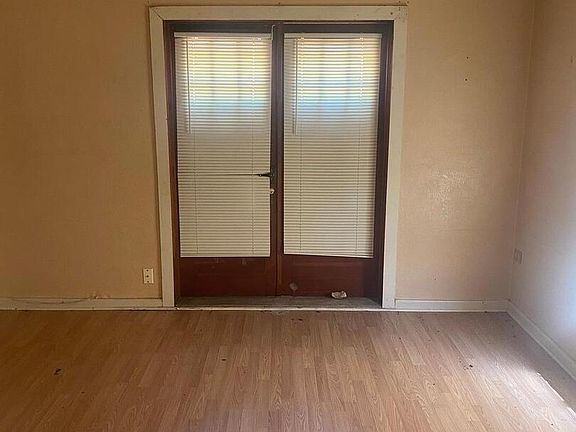 2nd image of 302 BONAIR DR