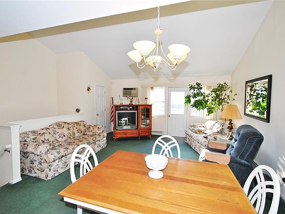 5th image of 106 Cambridge Ct