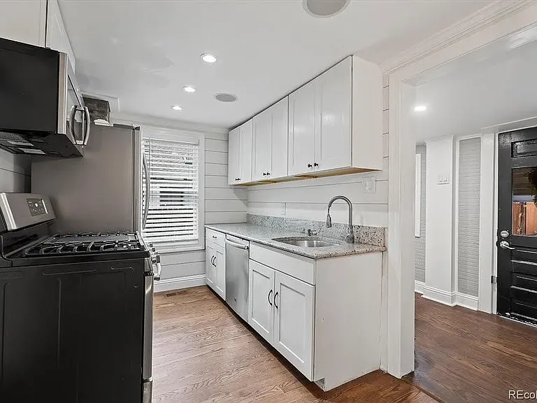 2550 Eaton St — Photo 7