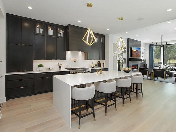 The Lynmar II Kitchen