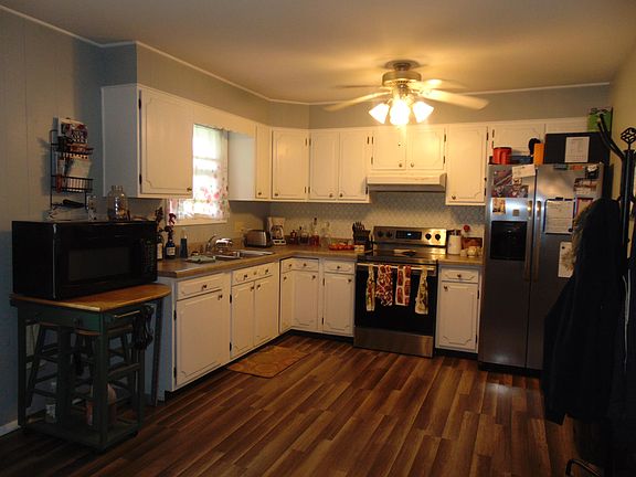 2nd image of 427 Birt St