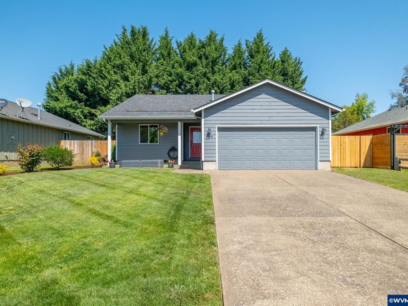 468 SE Pine Pl, Dallas, OR 97338