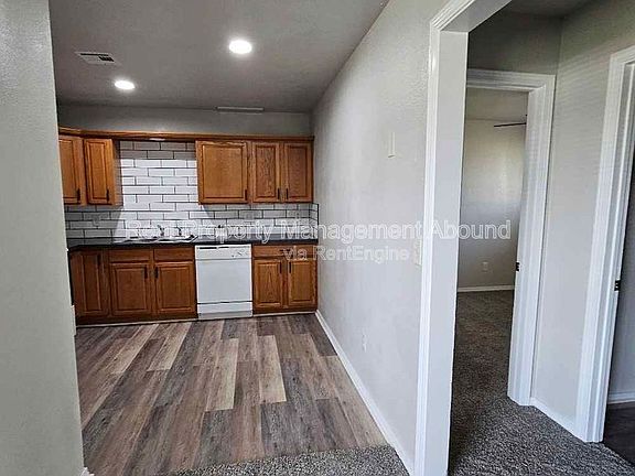 4th image of 101 E Broadway St #7