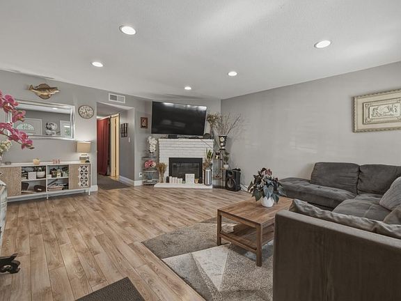 3rd image of 1179 Beaconsfield Rd