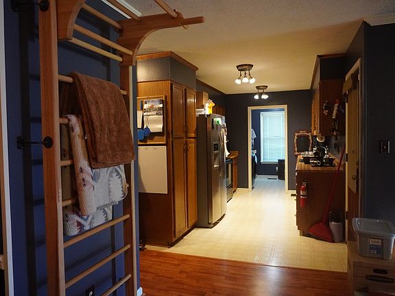 5th image of 496 Lindsay Rd