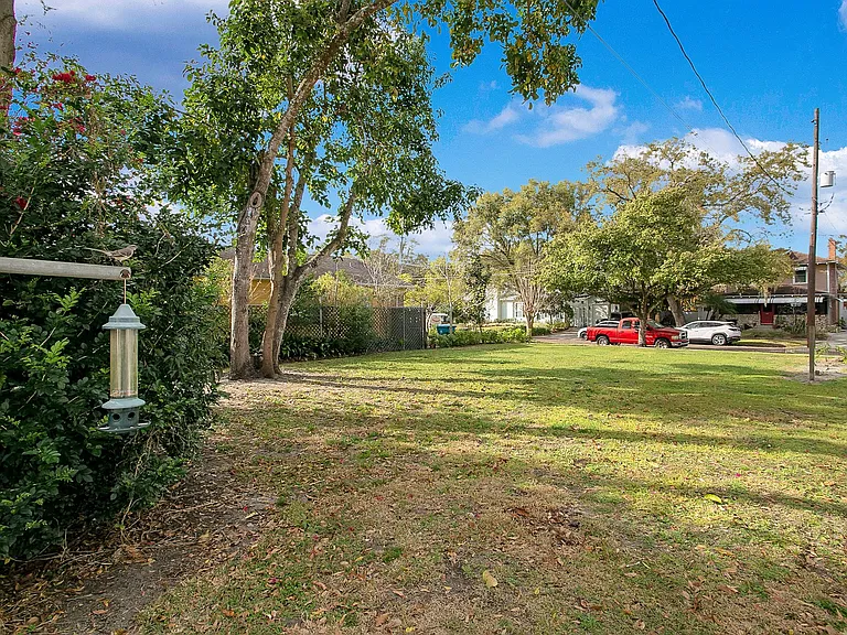 714 E Harwood St — Photo 16