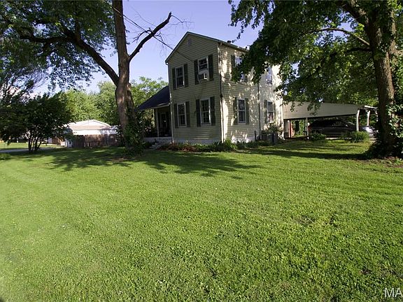 2nd image of 402 E Elm St
