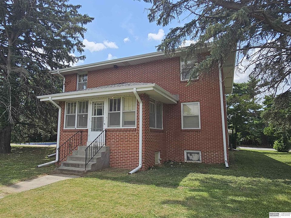 1st image of 5818 N 52nd St