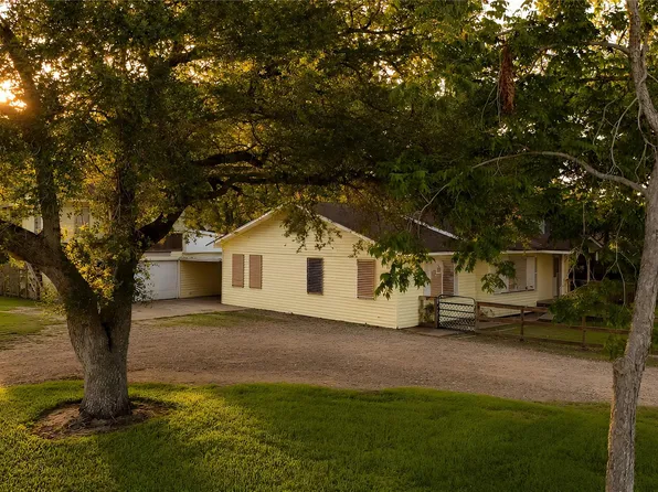 4406 N Fm 646, Santa Fe, TX 77510