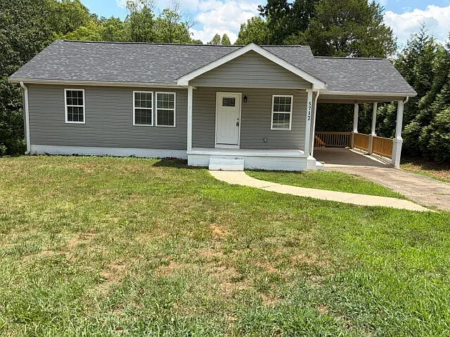3 bed, 1.0 bath, 1083 sqft, $1,640 — Photo 1