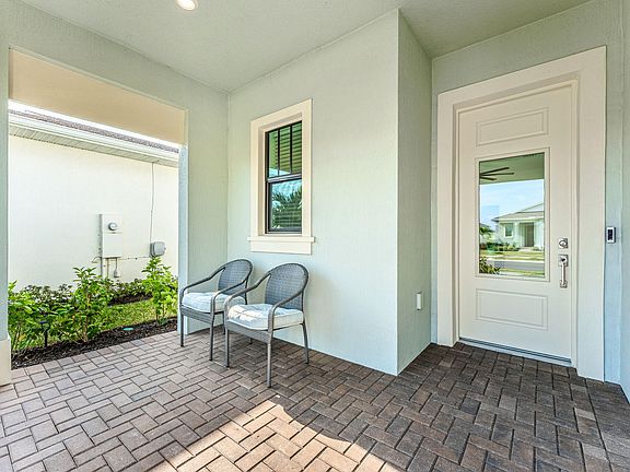 4th image of 9093 Alister Dr