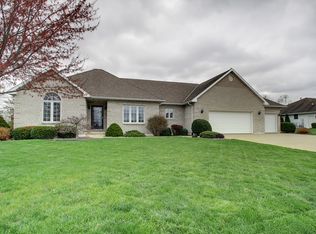 1335 Huntleigh Rd, Quincy, IL 62305