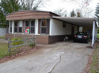 4425 Springbrook Dr, Saginaw, MI 48603