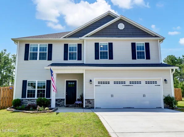 877 Stormy Gale Lane, Sneads Ferry, NC 28460