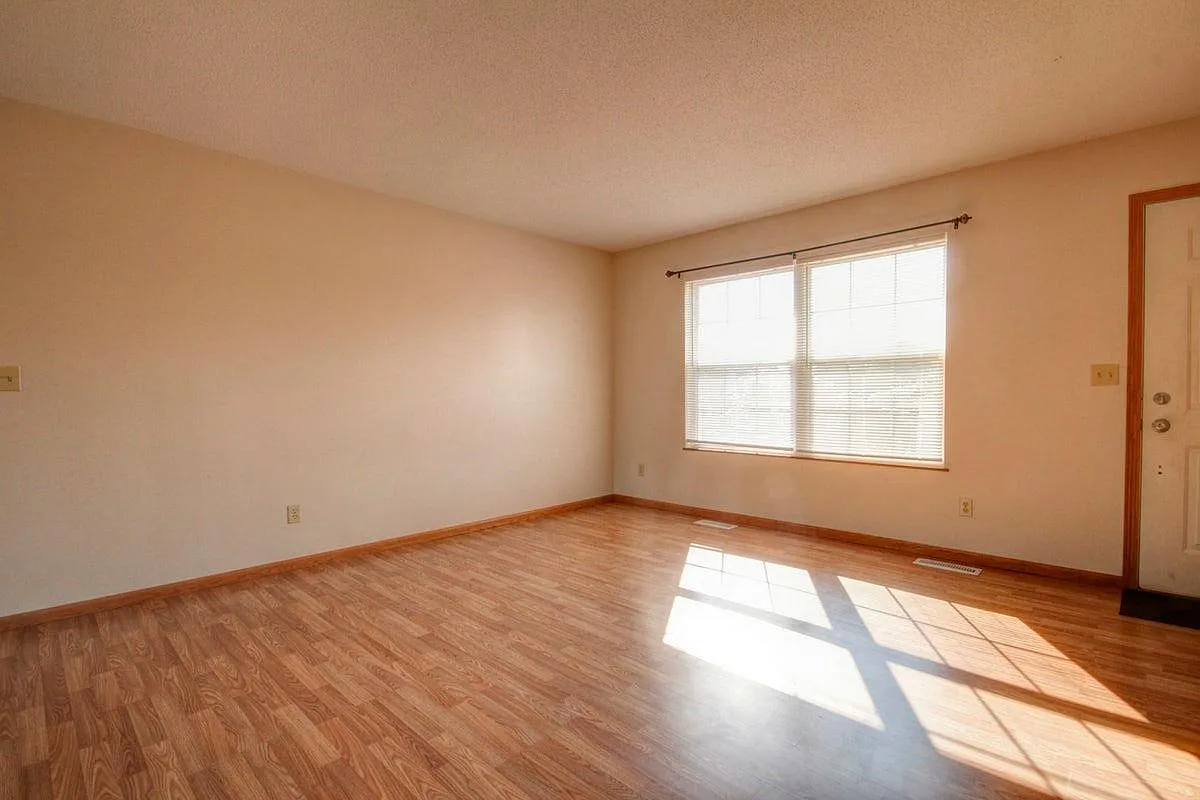3 bed, 1.5 bath, 1040 sqft, $1,500 — Photo 4