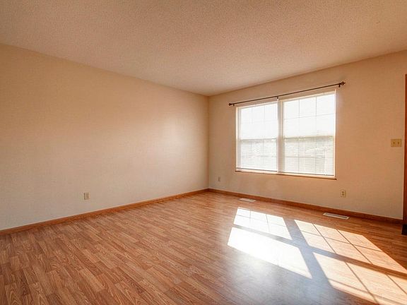 4th image of 2311 Pheasant Ridge Rd