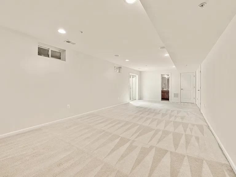 406 Bricker Dr — Photo 30
