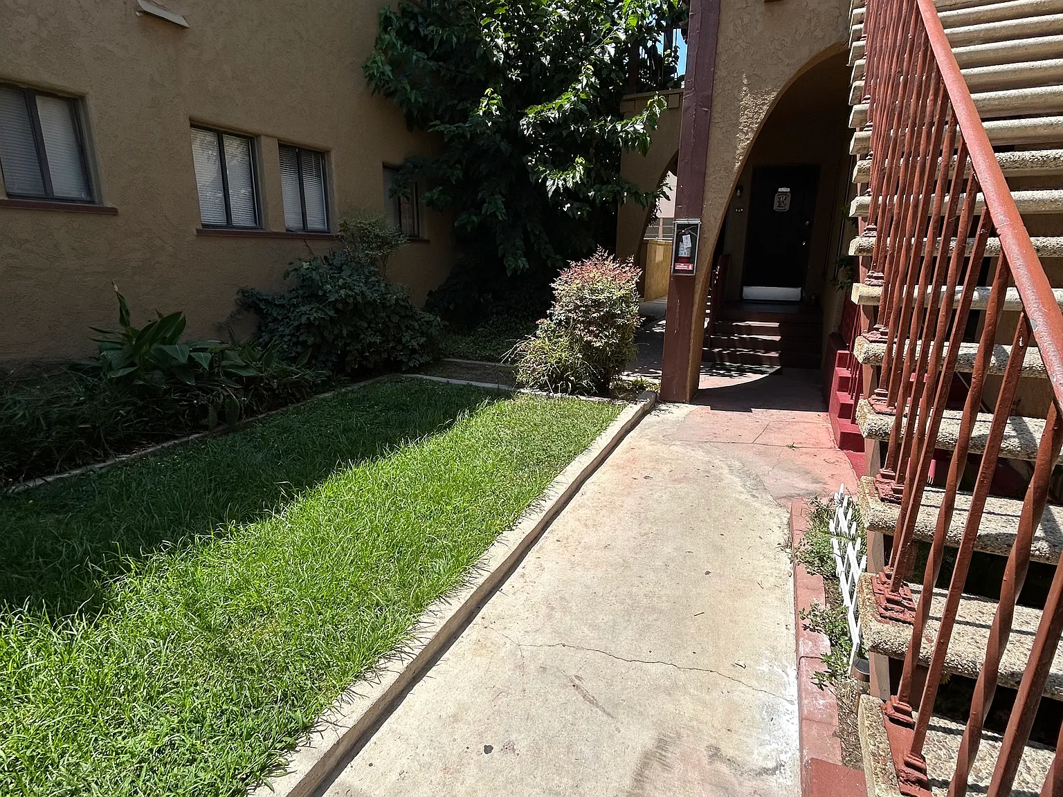 355 Orange Ave — Photo 3