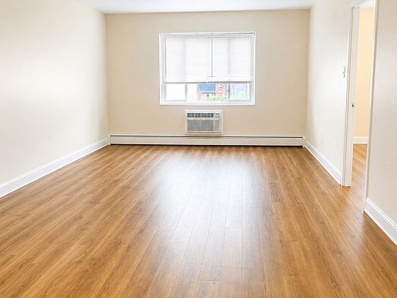 4th image of 5230 5th Ave #404