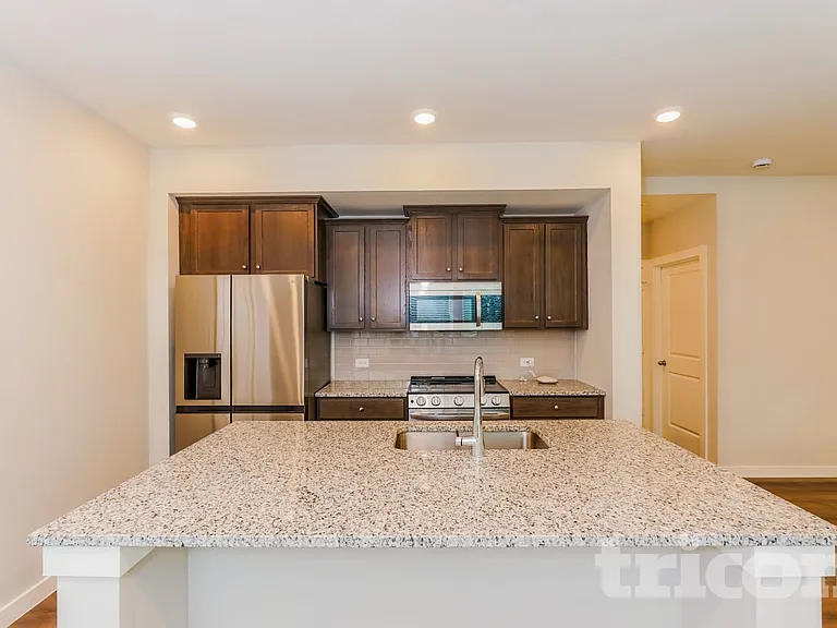 8113 Brookhaven Dr — Photo 3