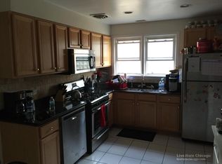 8939 Bronx Ave APT 2, Skokie, IL 60077