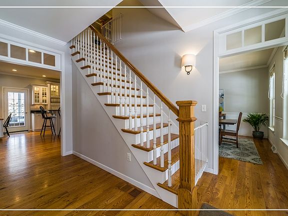 2nd image of 1804 Highwood Ln