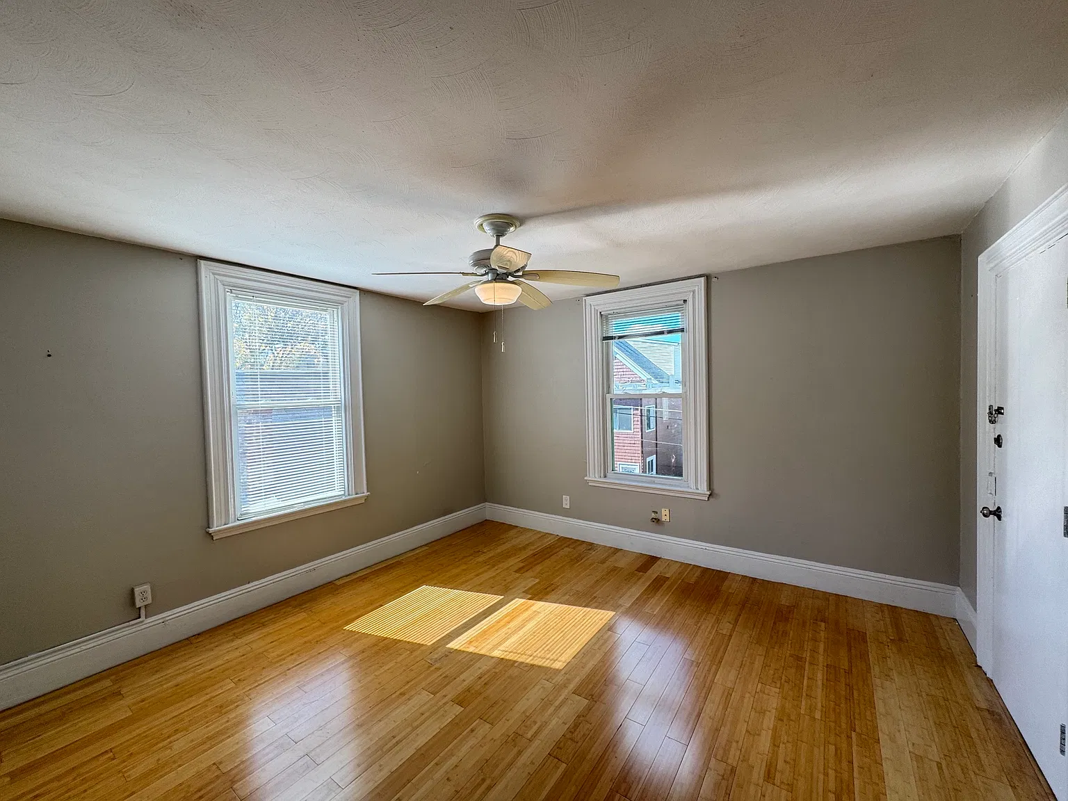 Studio, 525 sqft, $2,200 — Photo 2