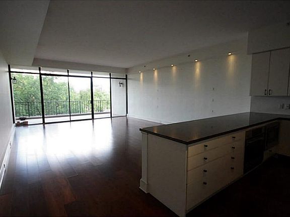 4th image of 123 Walnut St APT 304